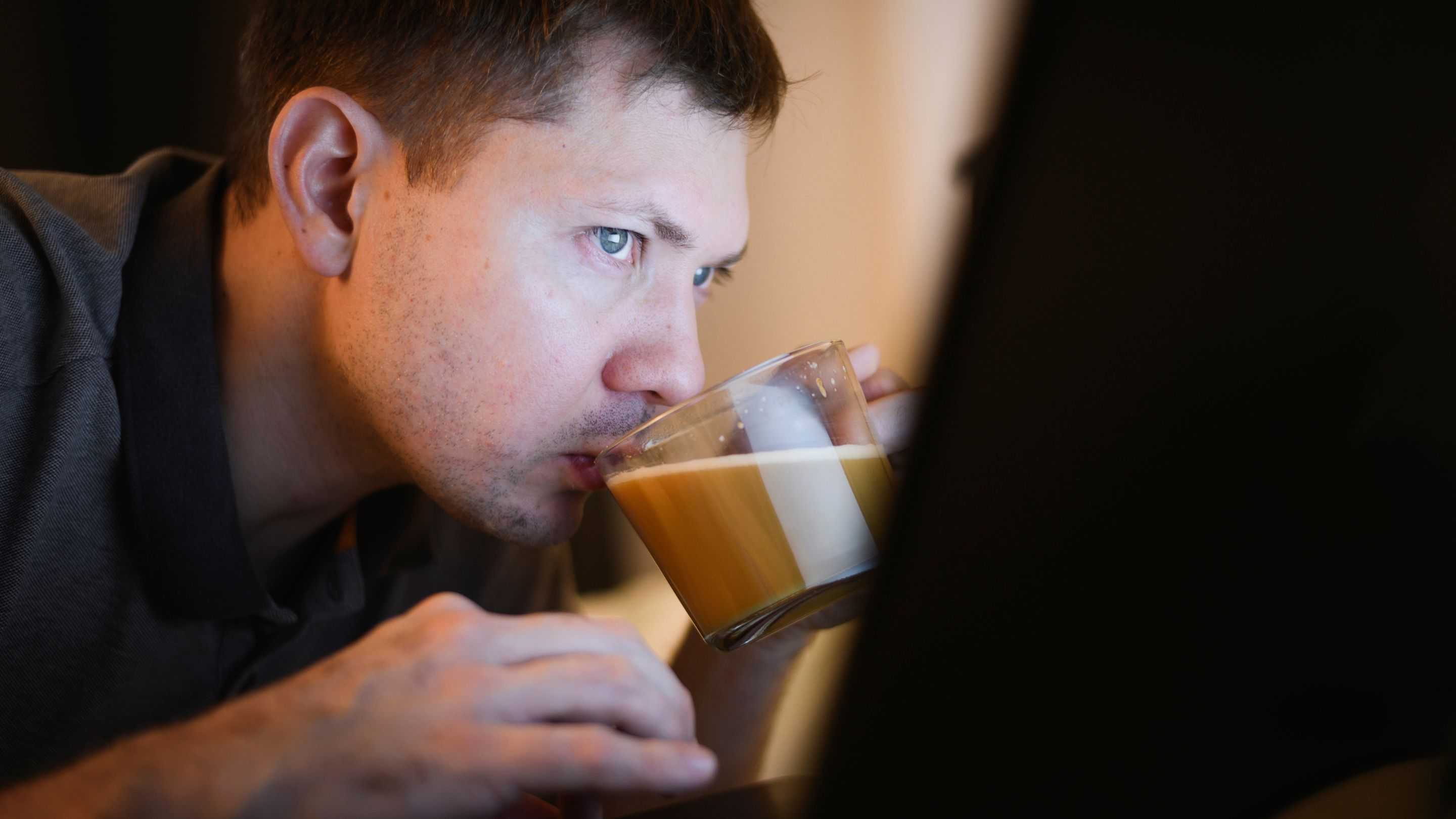 Minum Kopi Saat Sahur, Benarkah Bisa Sebabkan Dehidrasi?